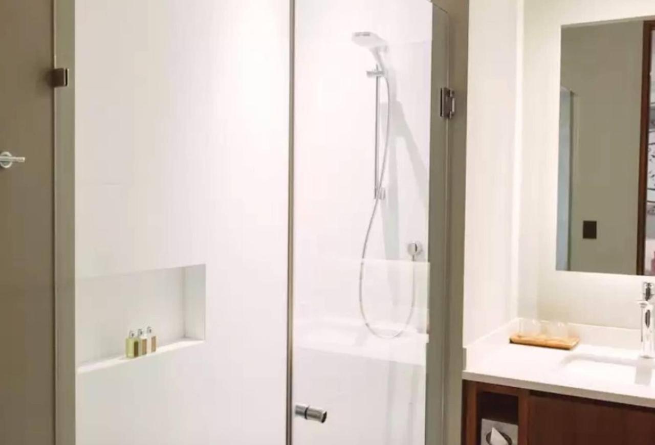 It Location Luxury 2 Bedroom Two Roof Pools Club Included