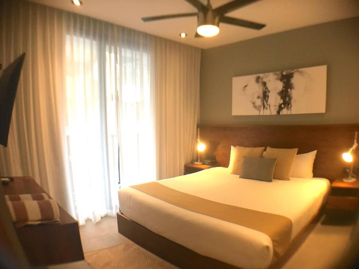 It Location Luxury 2 Bedroom Two Roof Pools Club Included