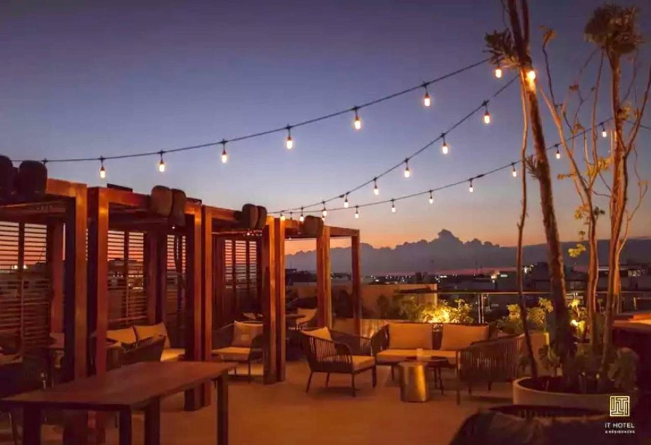 It Location Luxury 2 Bedroom Two Roof Pools Club Included